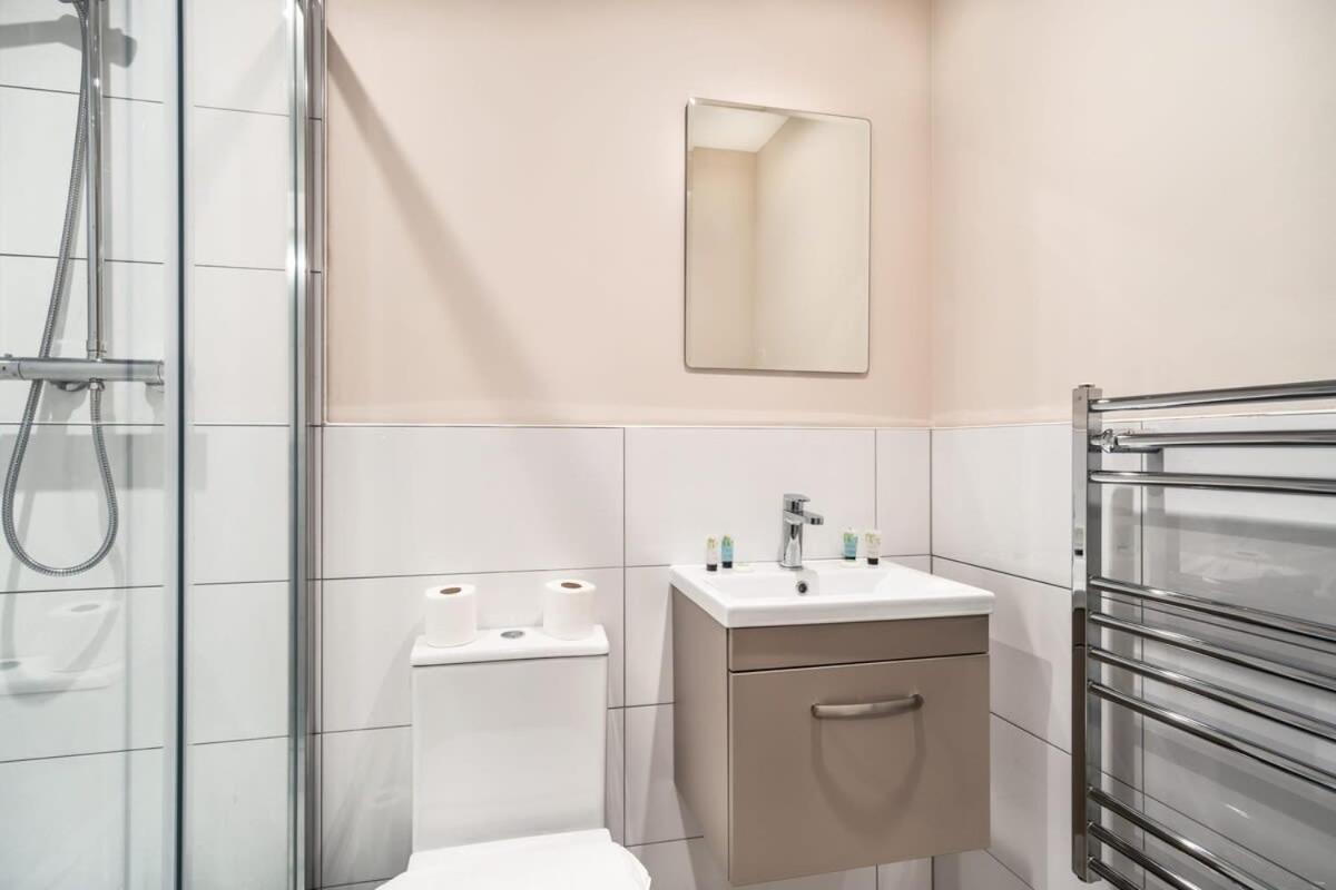Modern & Bright 2 Bed In * Manchester